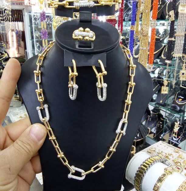 طقم تيفاني الأصلي